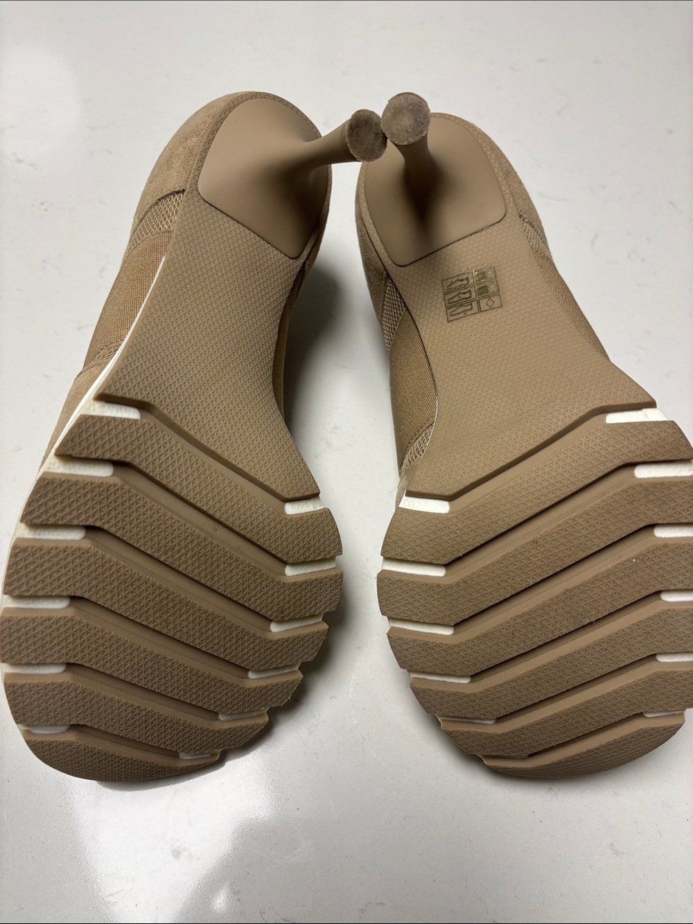 SNEEX  THE ICON  HIGH HEEL SNEAKER - Picture 6 of 15